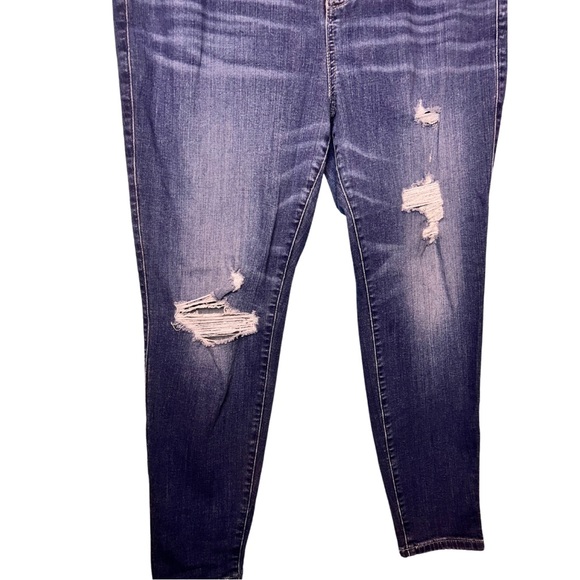 *NOT AVAILABLE* Torrid Size 20S Jegging Distressed Medium Wash
Premium Stretch - Picture 2 of 11